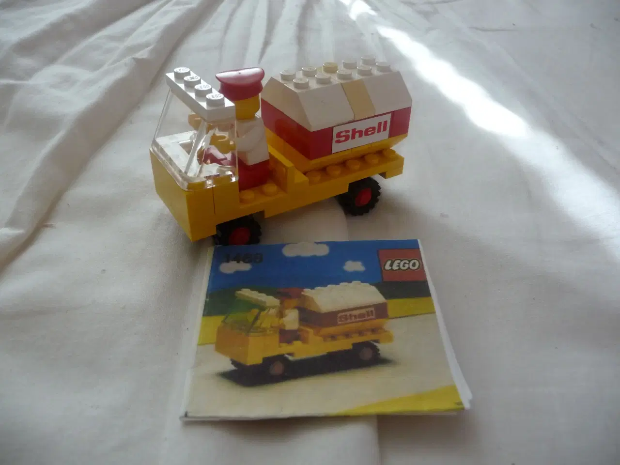 Billede 1 - lego shell bil 1468 og kopi af byggevejlening  