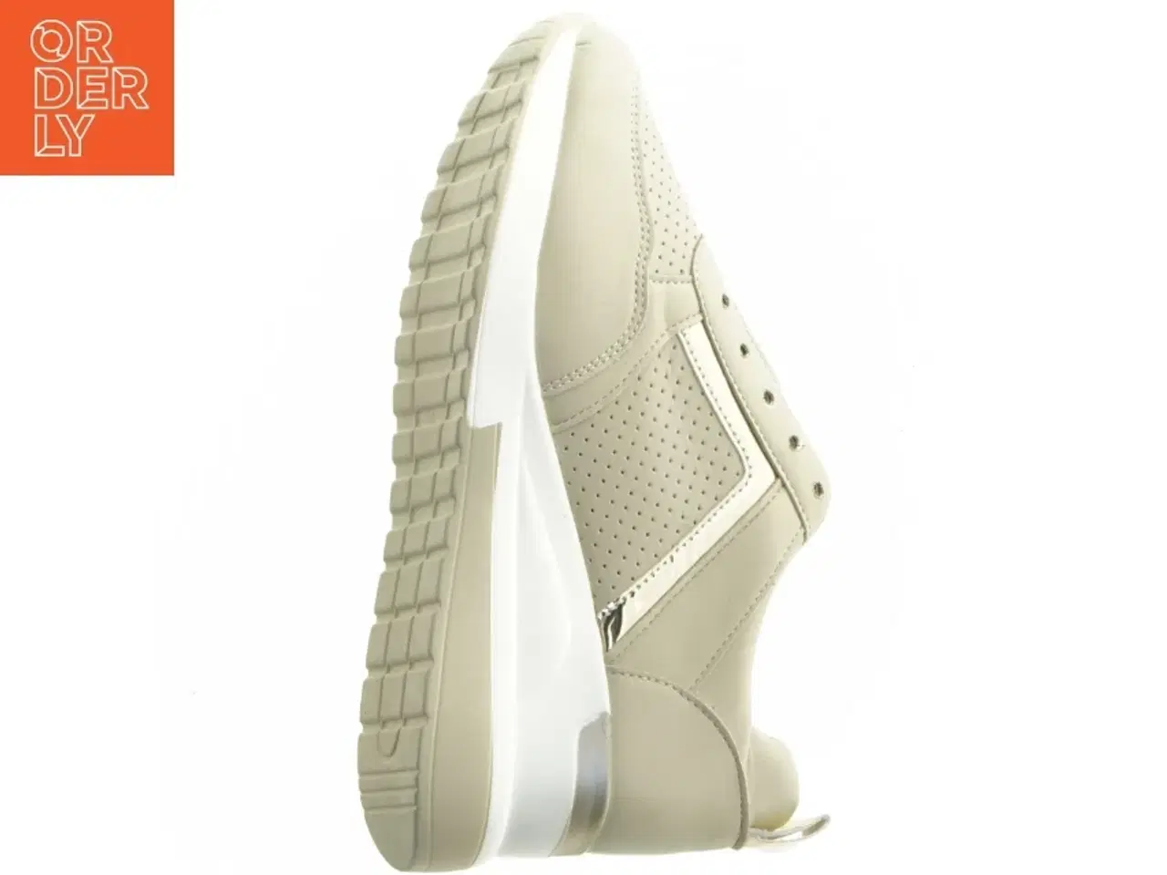 Billede 9 - Beige sneakers med sølv detaljer (str. 39)