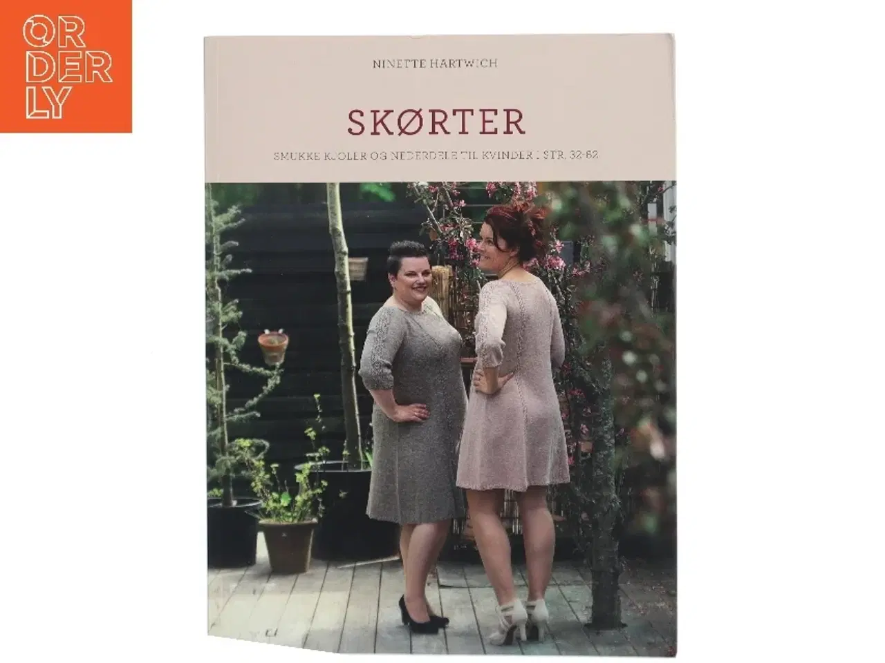 Billede 1 - Skørter : smukke kjoler og nederdele til kvinder i str. 32-62 af Ninette Hartwich (Bog)