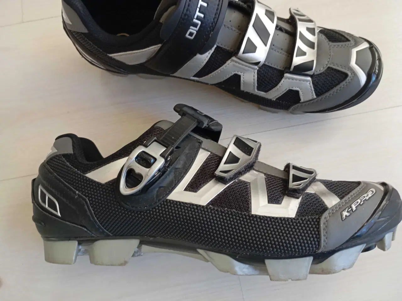 Billede 4 - Outtrek cykelsko str. 45.