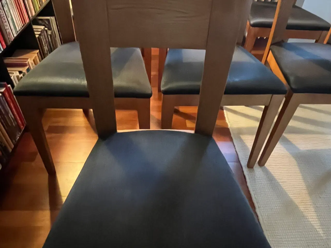 Billede 7 - Spisebordsstole i asketræ, otte stk.