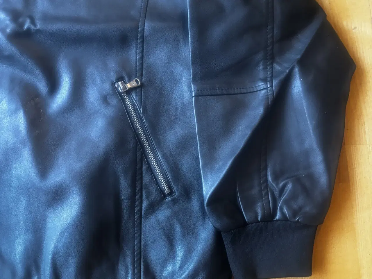 Billede 4 - Læder jakke til herre hel ny