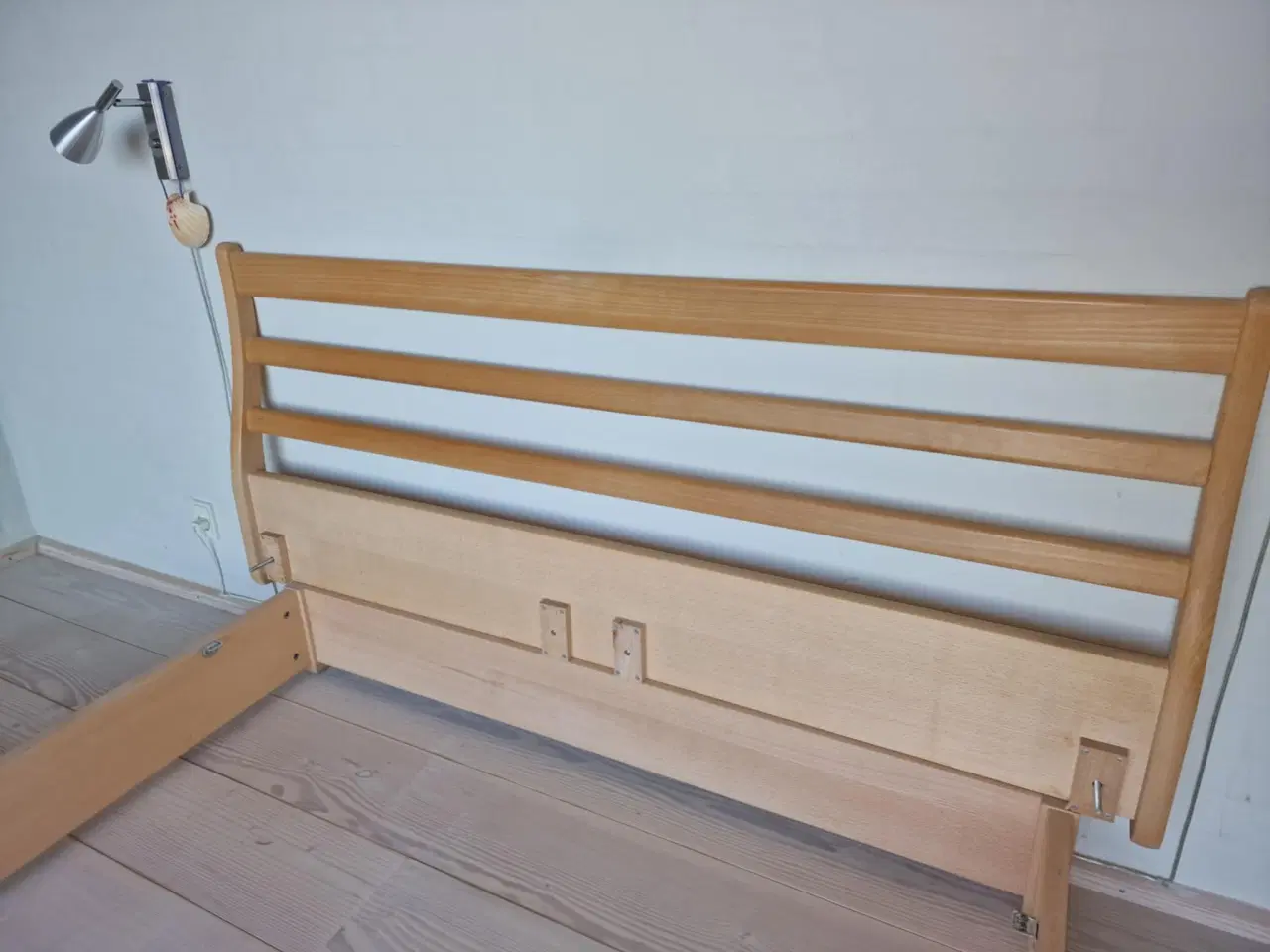 Billede 3 - Sengegavl og ramme i bøg