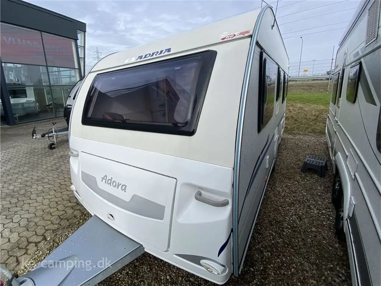 Billede 4 - 2010 - Adria Adora 542 UT VELHOLDT MED ENKELTSENGE OG RUNDSIDDEGRUPPE. MOVER