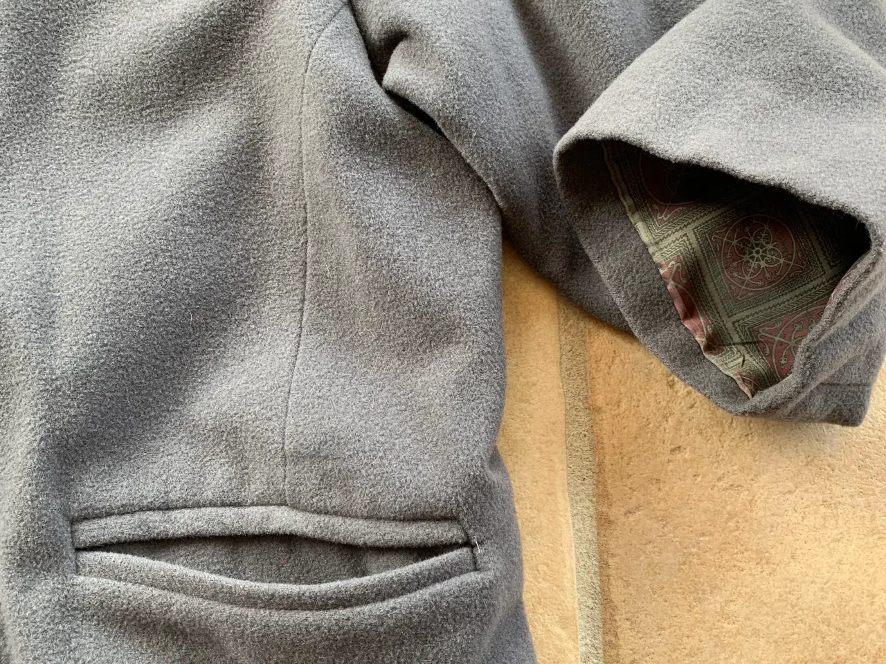 Billede 4 - Eget design grå dame uld jakke str. 44
