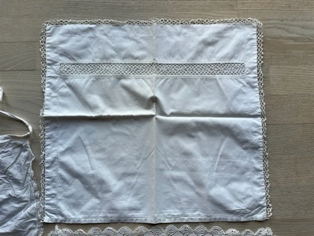 Billede 2 - Gammelt broderi