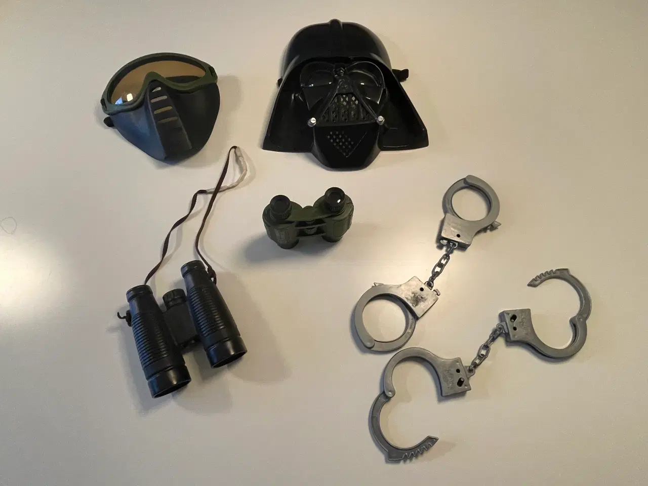 Billede 5 - Legetøjsvåben i træ eller plastic