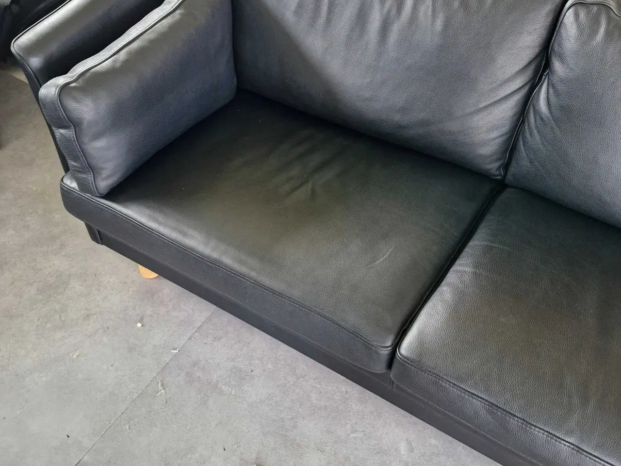 Billede 2 - Sofa sort læder 