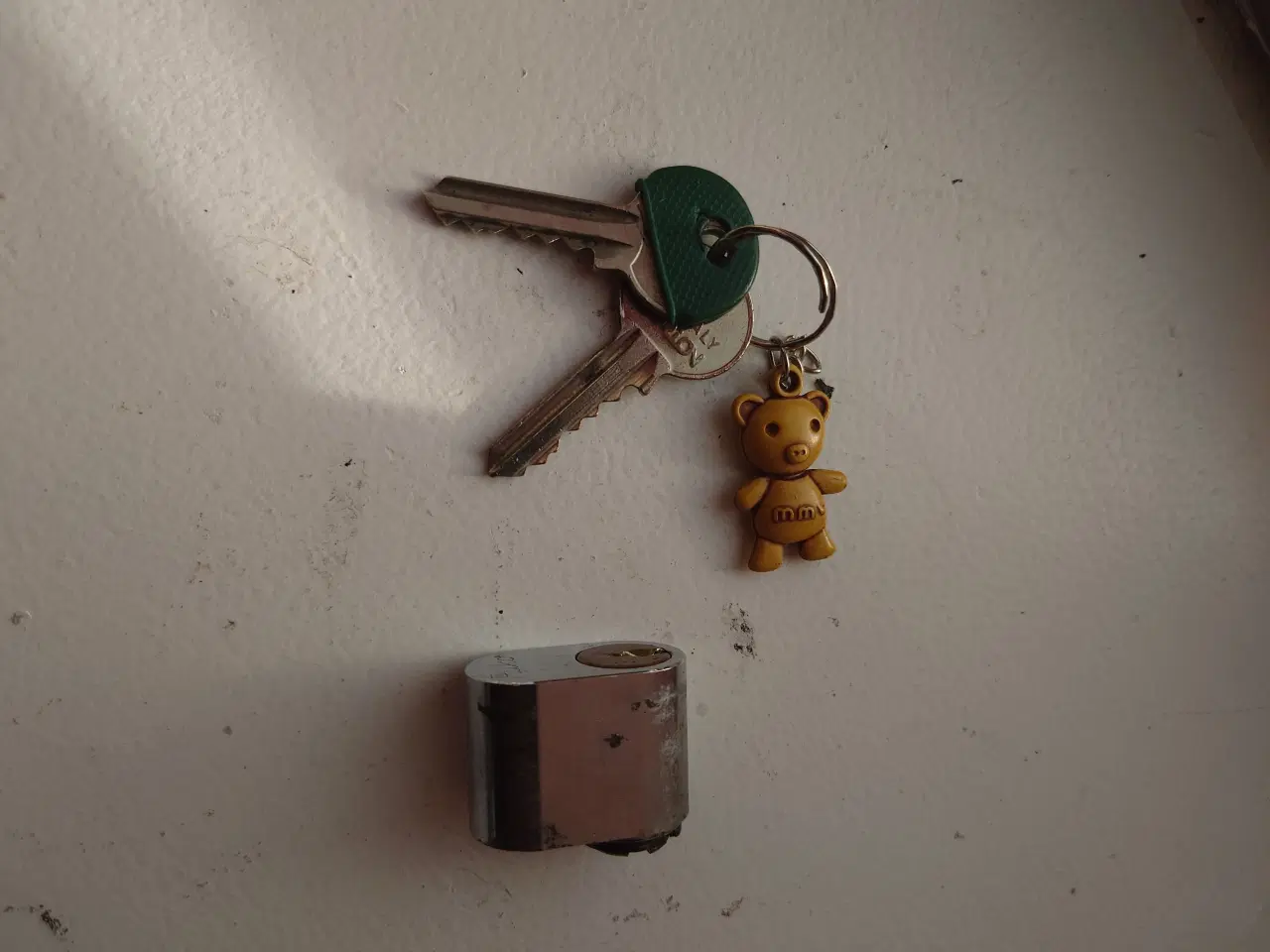 Billede 1 - Ruko lås med to nøgler