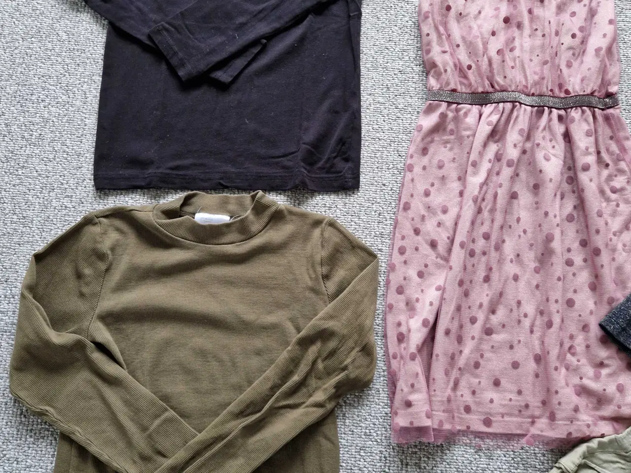 Billede 2 - Tøjpakke str 134