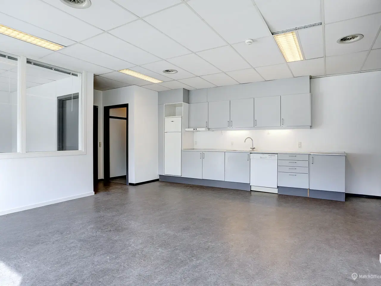 Billede 4 - Kontor/showroom velegnet til undervisningsformål, handel mm