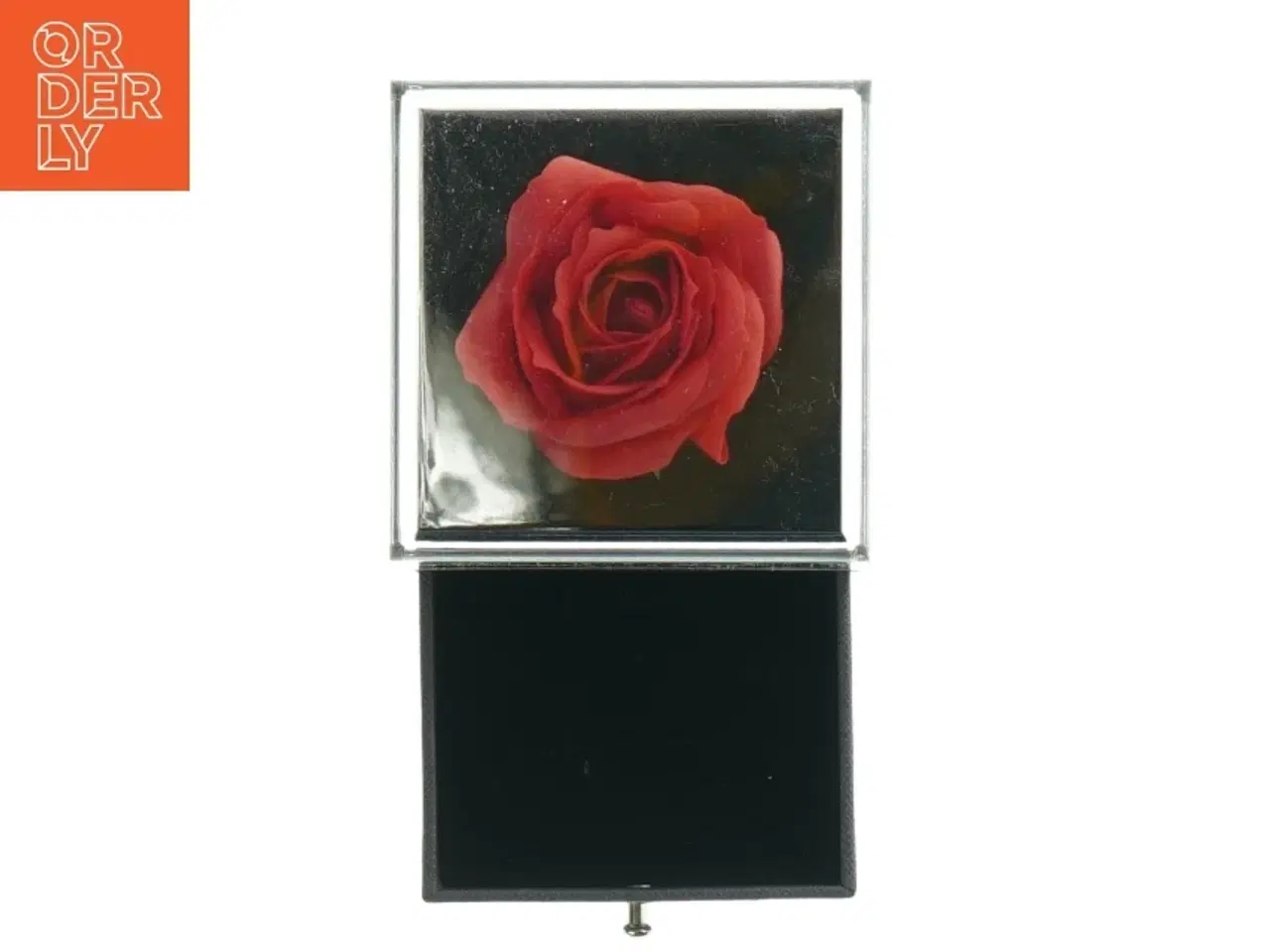 Billede 2 - Æske med rosenmotiv (str. 8 x 8 x 10 cm)