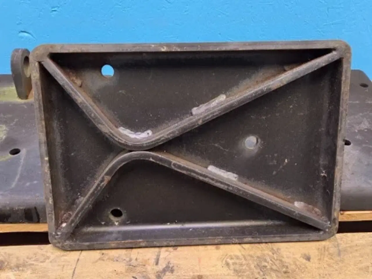 Billede 9 - New Holland B100B Bremseklods 87737015  4Stk