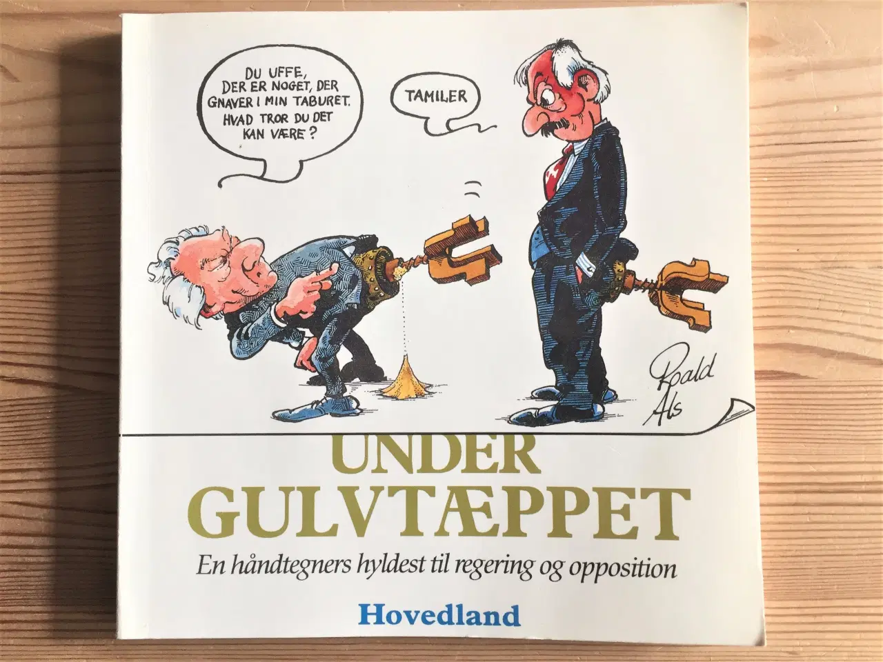 Billede 1 - Humor/satire, Under Gulvtæppet