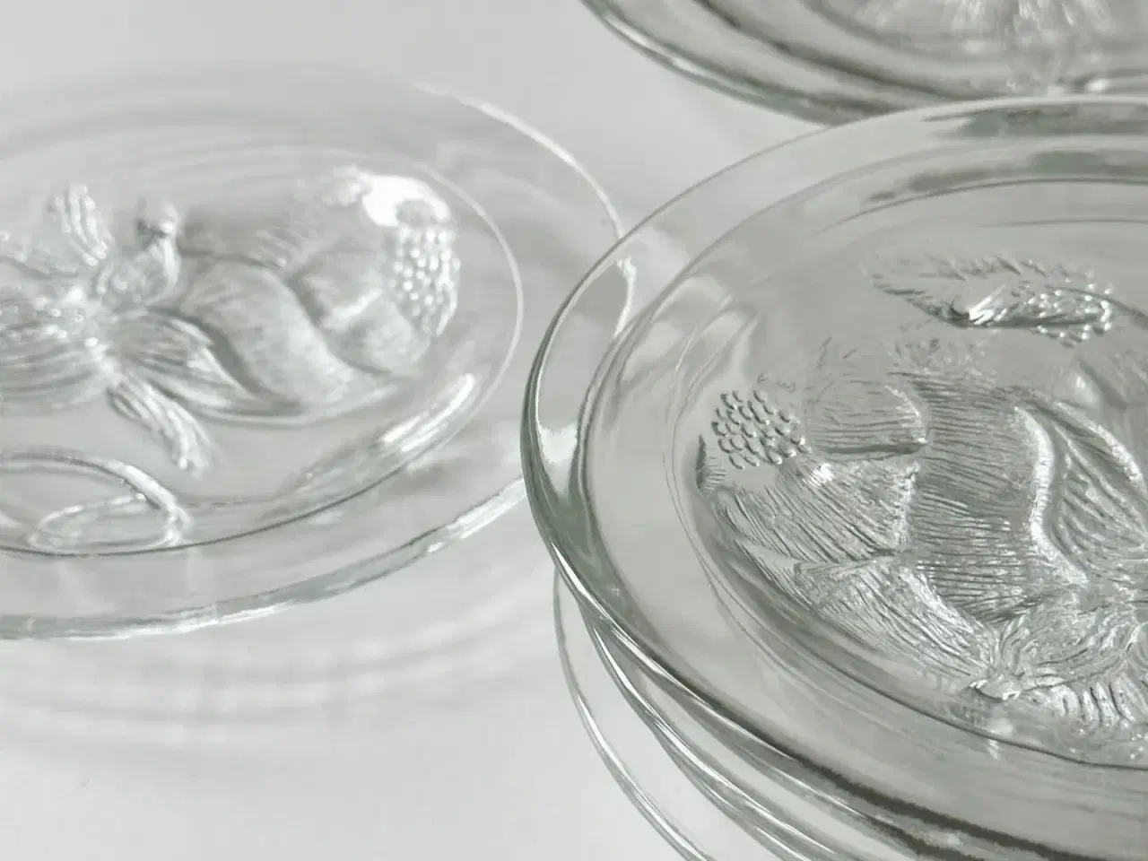 Billede 5 - Peoni glastallerkner, Oiva Toikka for Arabia Finland, sæt af 9 + 1 dele