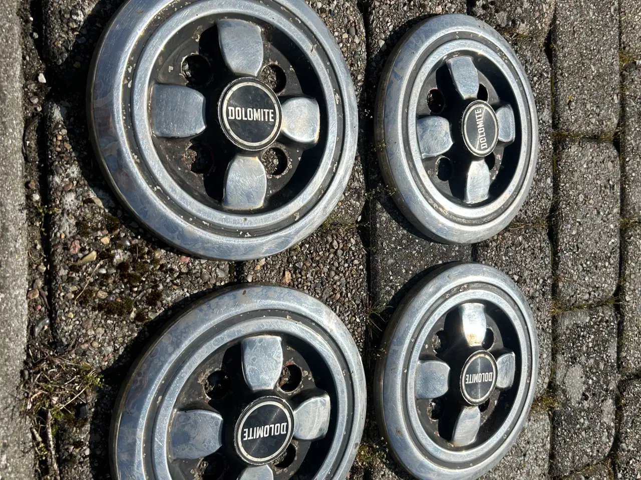 Billede 3 - Triumph Dolomite Navkapsler 