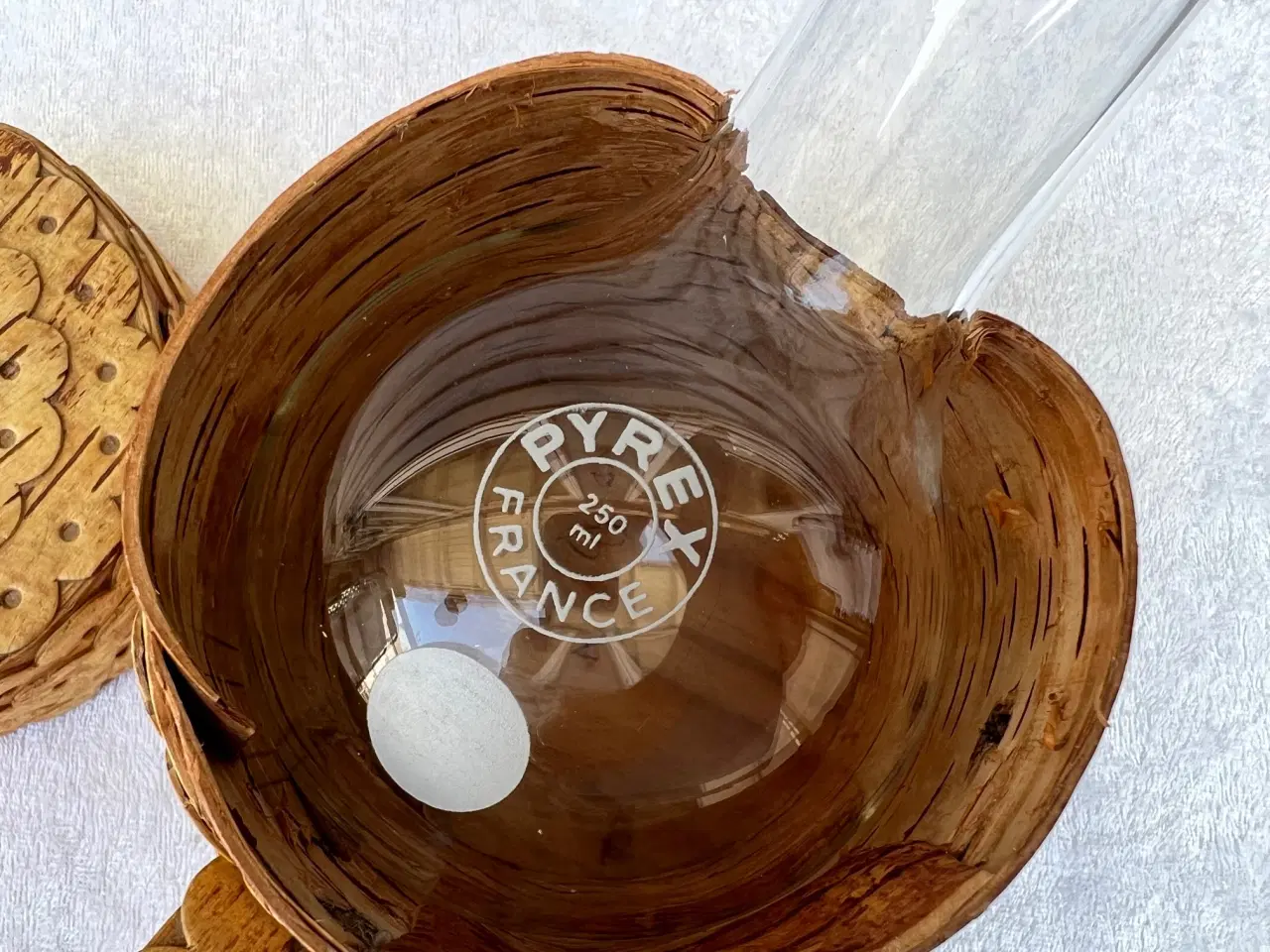 Billede 3 - Fransk Pyrex glas med træ beholder.