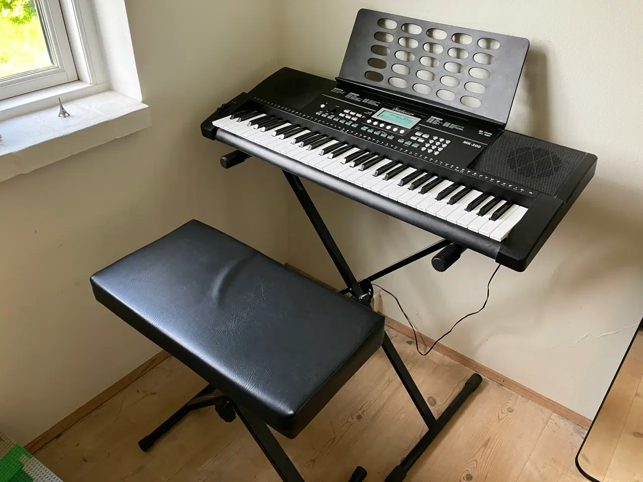 Billede 1 - Elektronisk klaver sælges