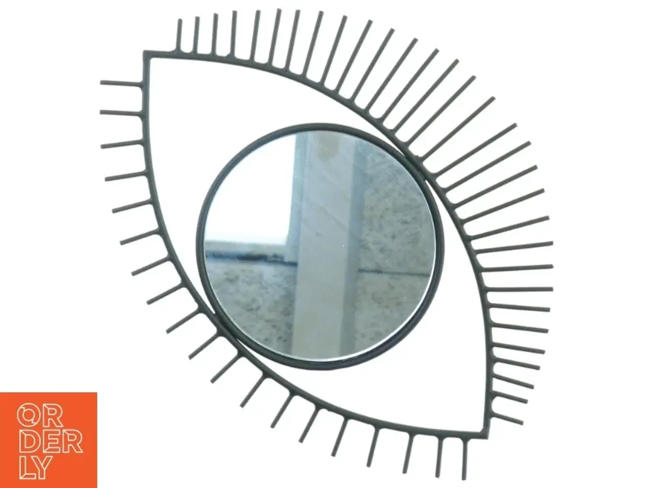 Billede 1 - Spejl i øje facon fra H&m Home (str. 32 x 25 cm)