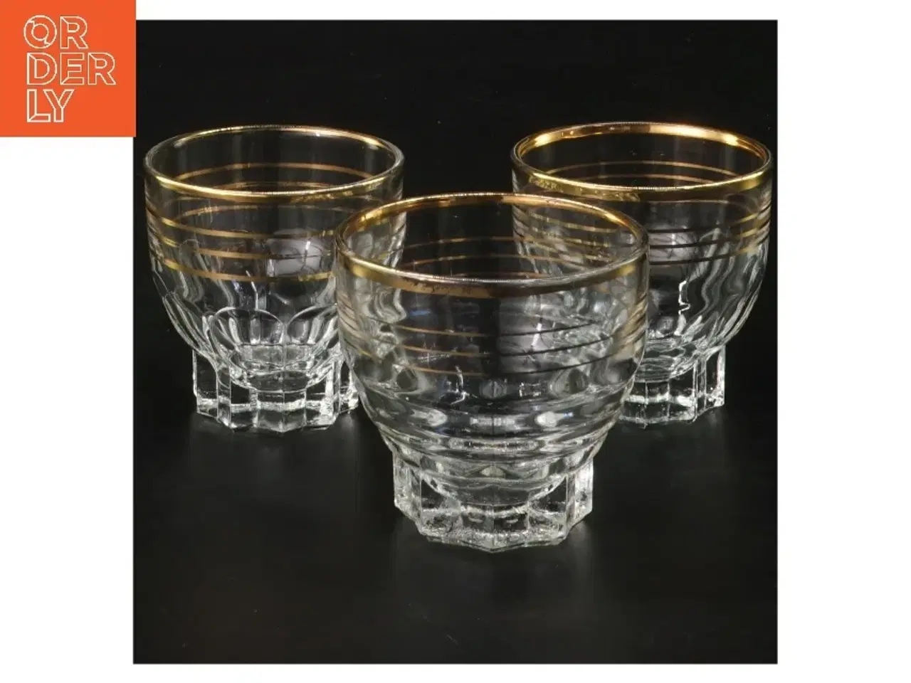 Billede 1 - Tre glas med guldkant (str. 3 stk Ø 6,5 cm længde 6 cm)