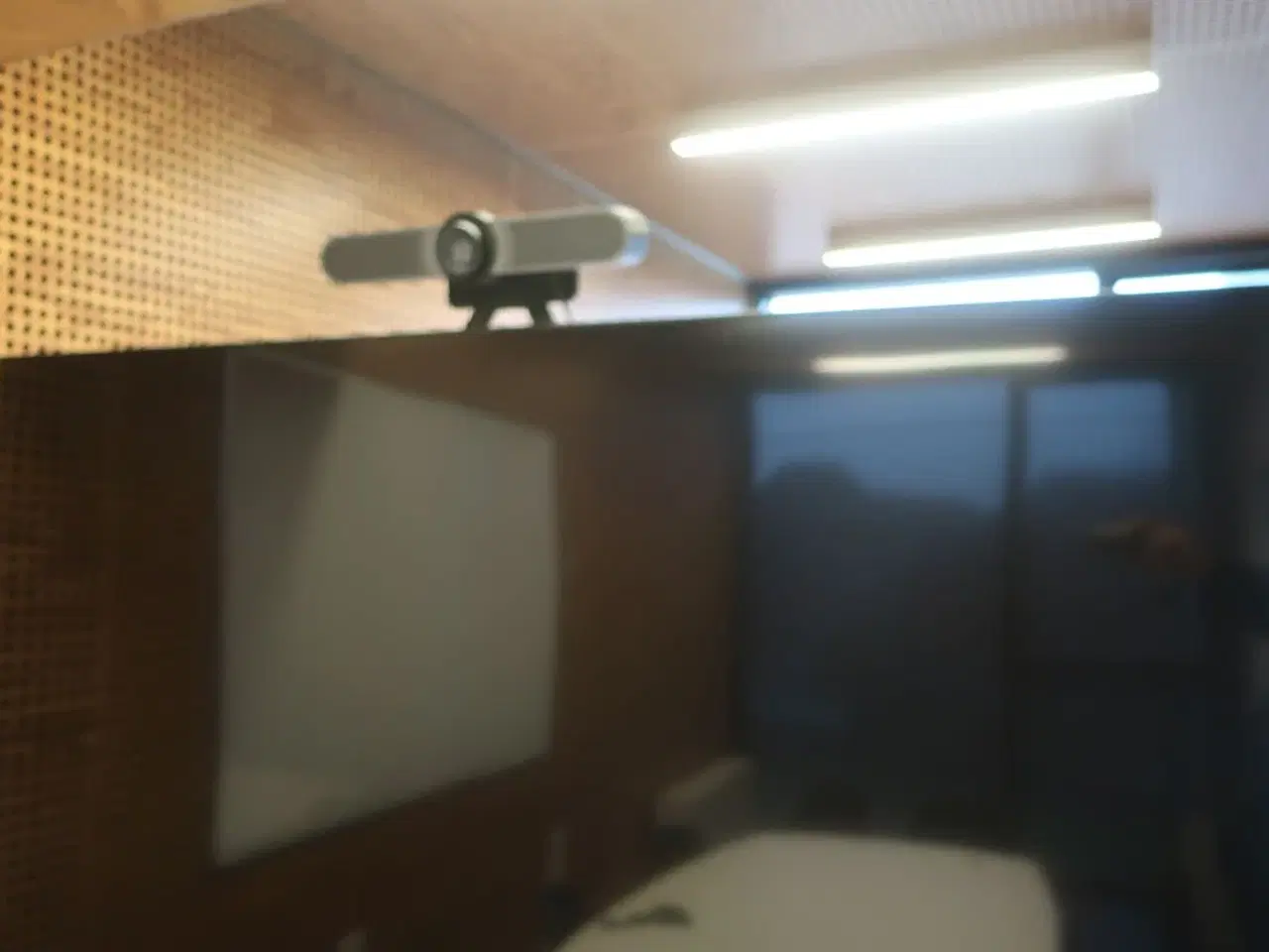 Billede 3 - SmartTV 4K SAMSUNG UE75BU8075 m. LOGITECH konferencesystem