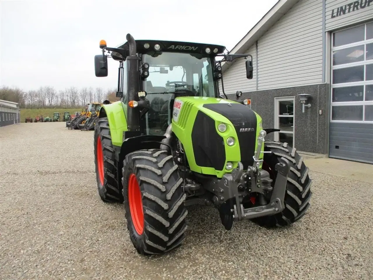 Billede 18 - CLAAS ARION 550 C-matic med frontlift, affjedret foraksel og affjedret kabine.