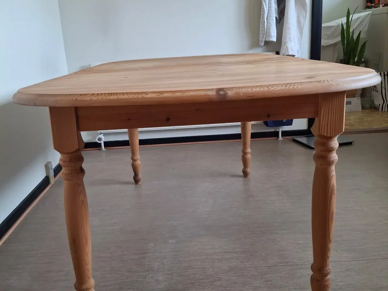 Billede 1 - Spisebord
