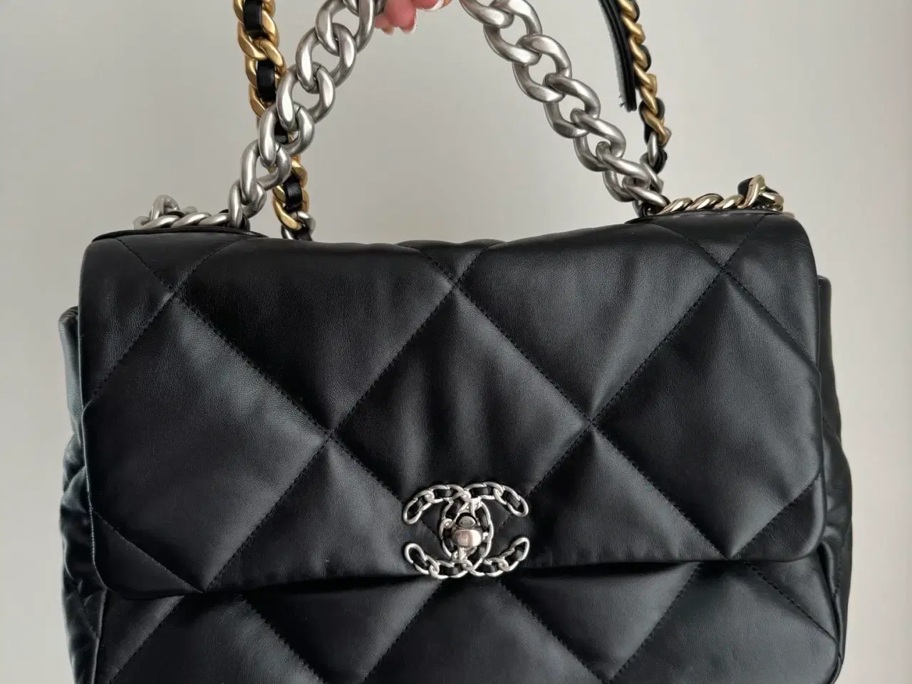 Billede 1 - Super flot Chanel 19 handbag