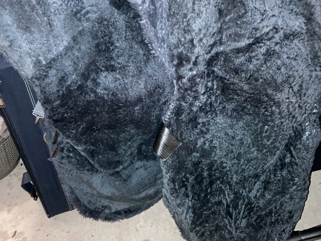 Billede 2 - Sædeovertæk til forsæde fulgte med bilen 