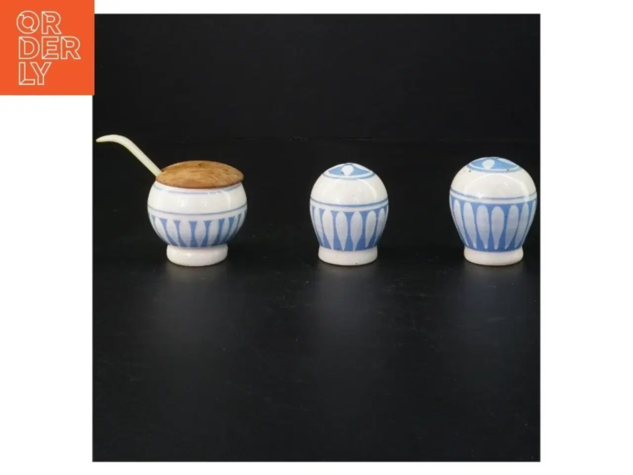 Billede 1 - Krydderikrukker med ske og trælåg (str. H 5,5 cm)