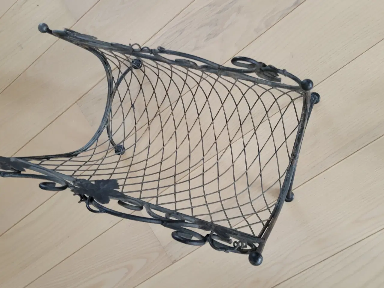 Billede 2 - Holder til aviser og blade