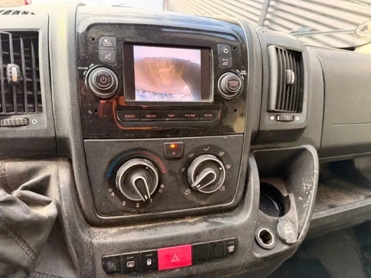 Billede 3 - Peugeot Boxer 335 2,2 BlueHDi 140 L2H2 Premium