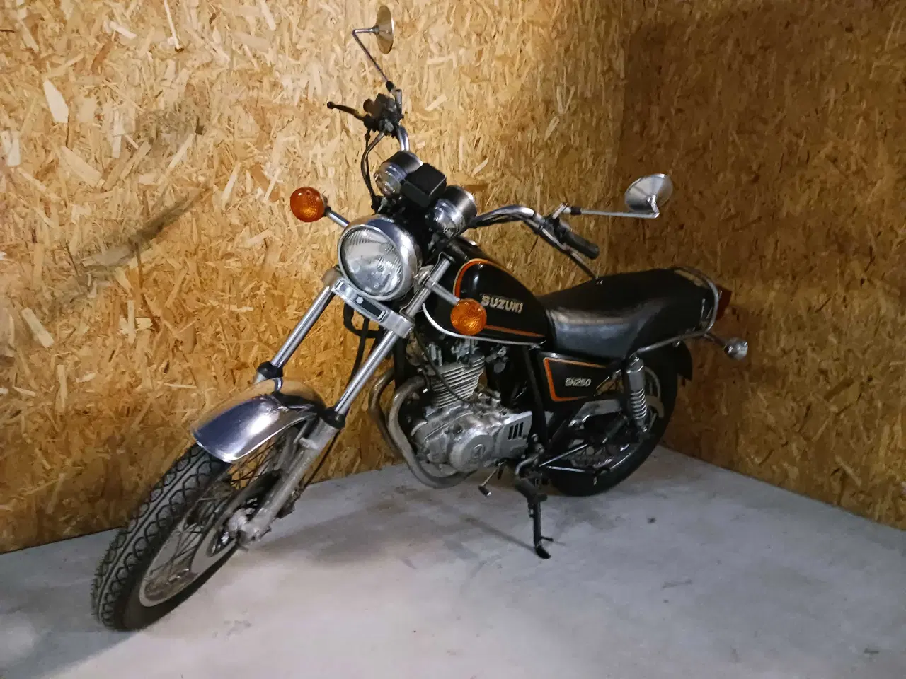 Billede 1 - NYSYNET.   SUZUKI GN 250