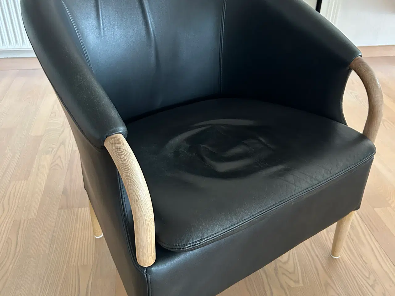 Billede 1 - Opus lænestol sort anilinlæder / Eg sæbebehandlet