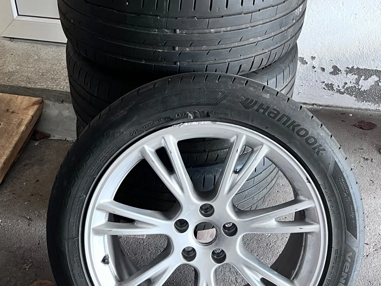 Billede 1 - Originale 19" Gemini fælge med dæk - Tesla Model Y