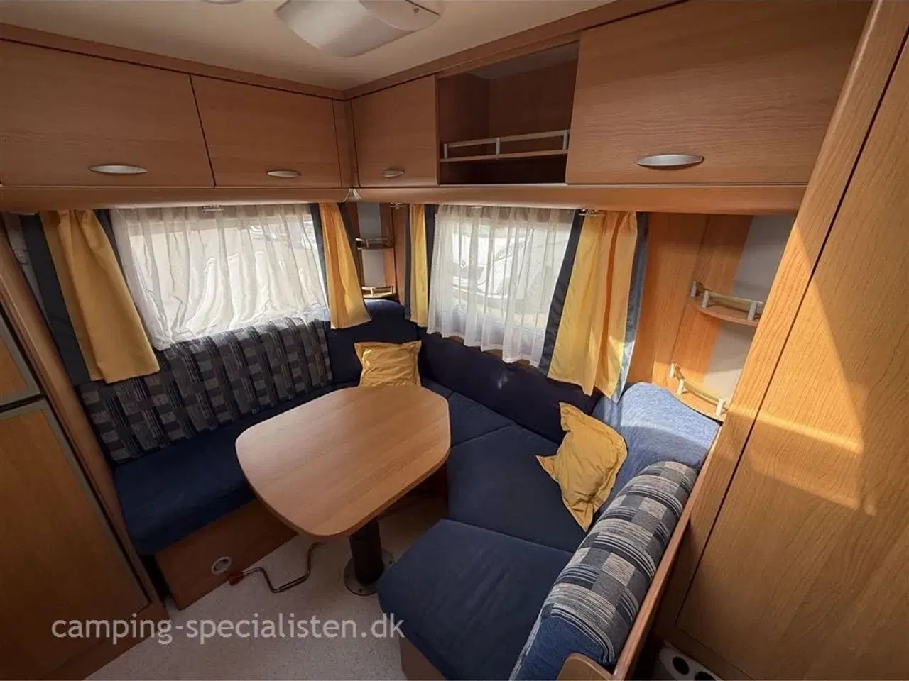 Billede 4 - 2007 - Knaus Sport 450 FS   Knaus Sport 450 FS 2007 - Se den nu hos Camping-Specialisten.dk