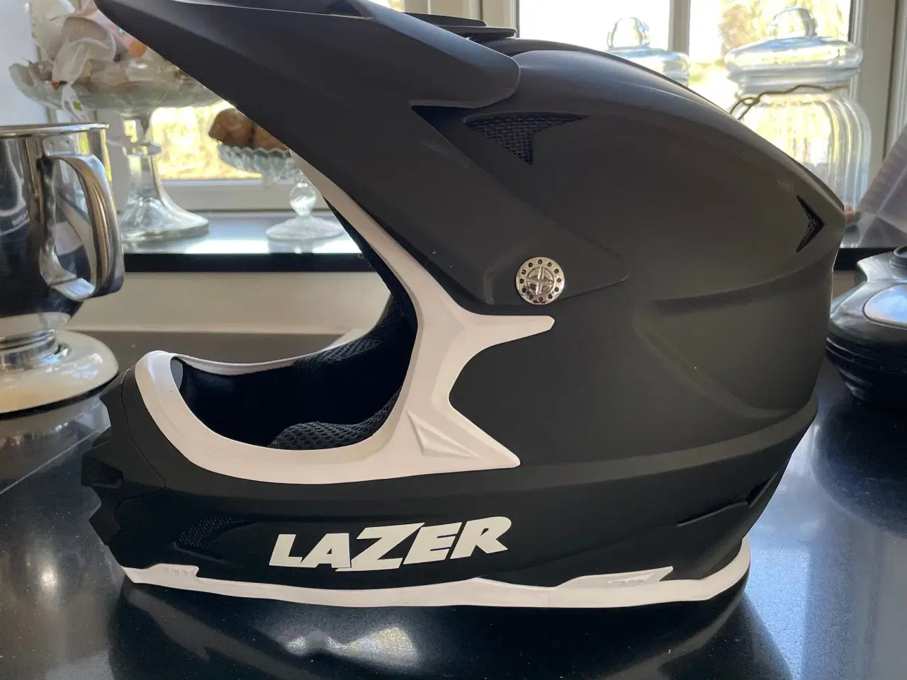 Billede 2 - LAZER BMX hjelm sælges 