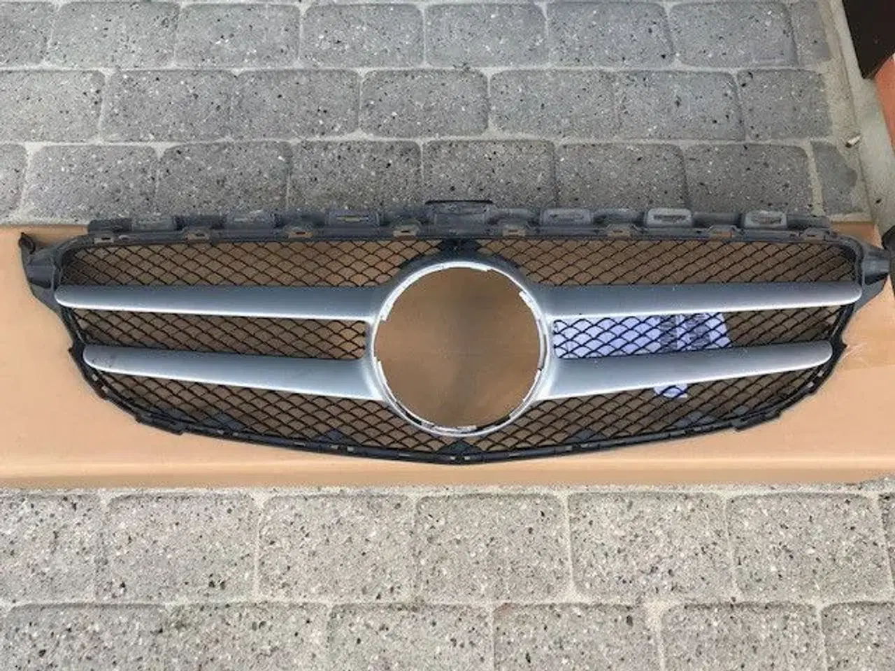 Billede 1 - Frontgrill Mercedes C220d (Type W205)