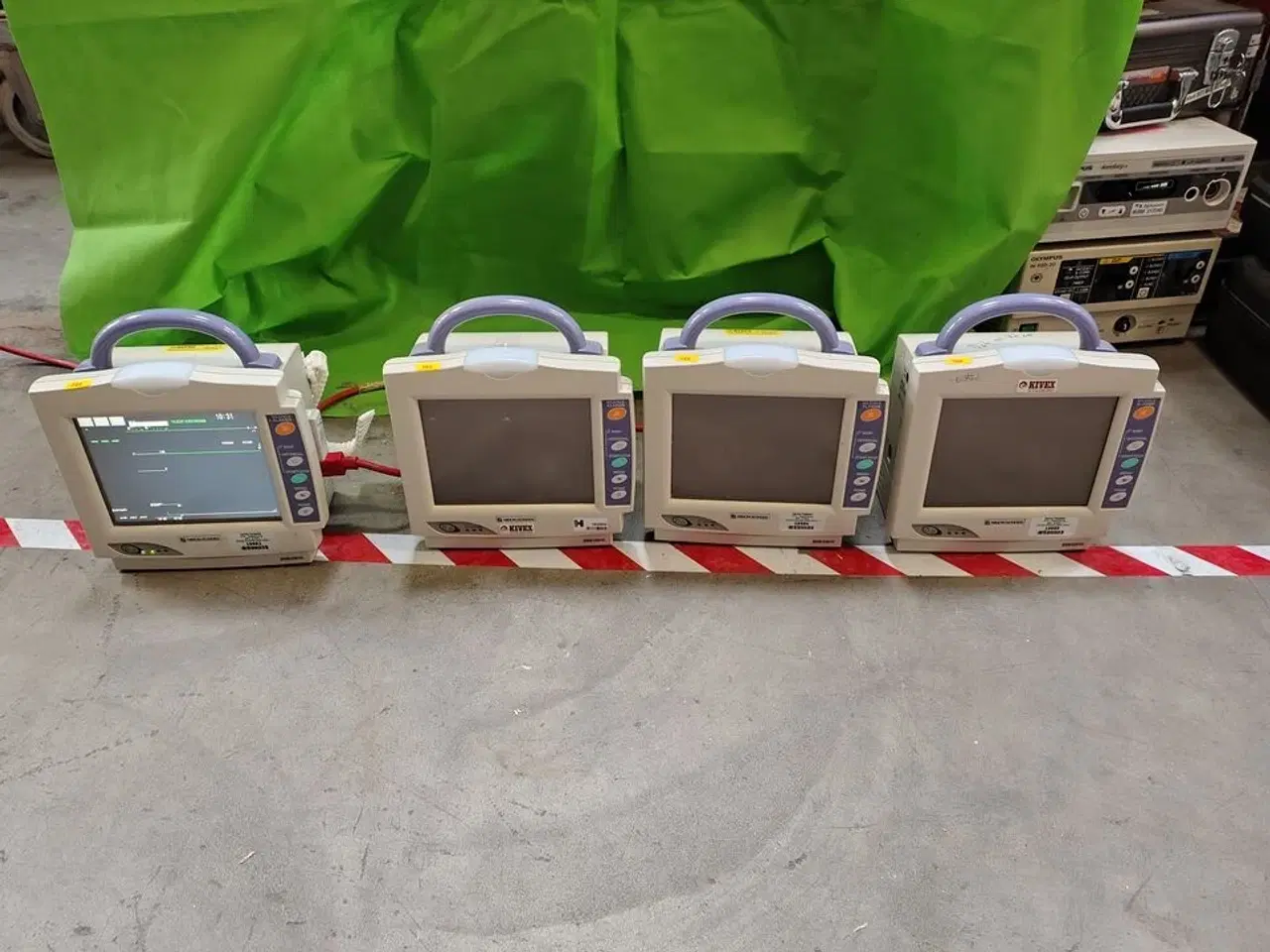 Billede 1 - Four Patient Monitors  NIHON KOHDEB