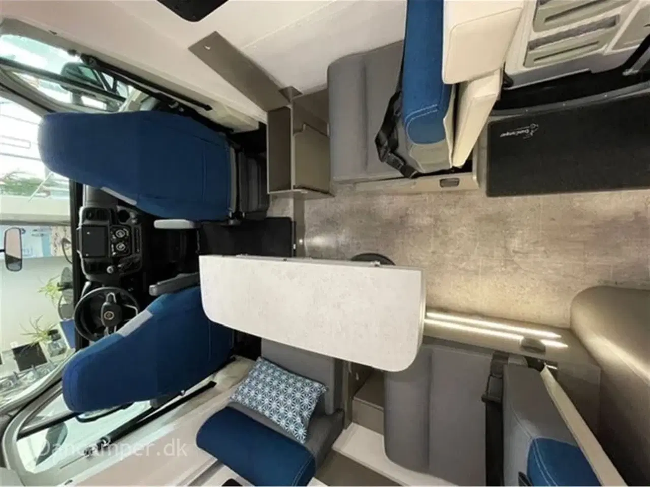 Billede 16 - 2024 - Chausson X550   Top moderne og nytænkt autocamper. Med stor Lounge og siddegruppe, sænkeseng,