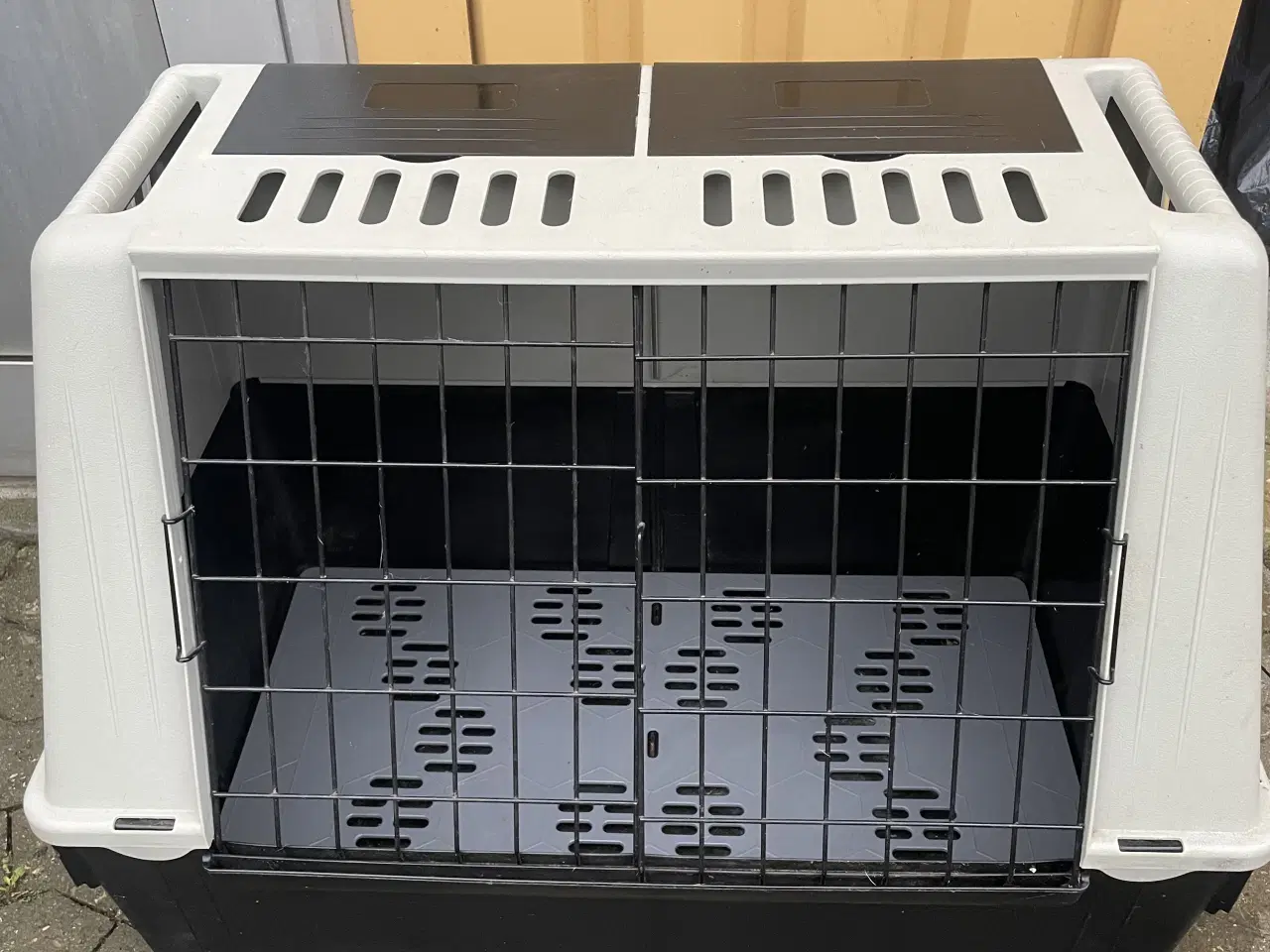 Billede 1 - Hundebur med to låger og to skuffer i toppen