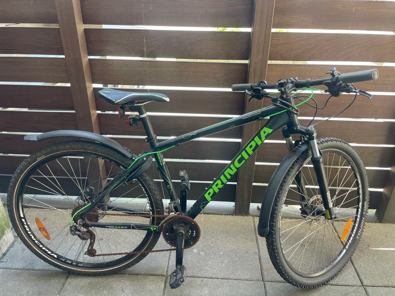Billede 2 - Cykel står i Århus