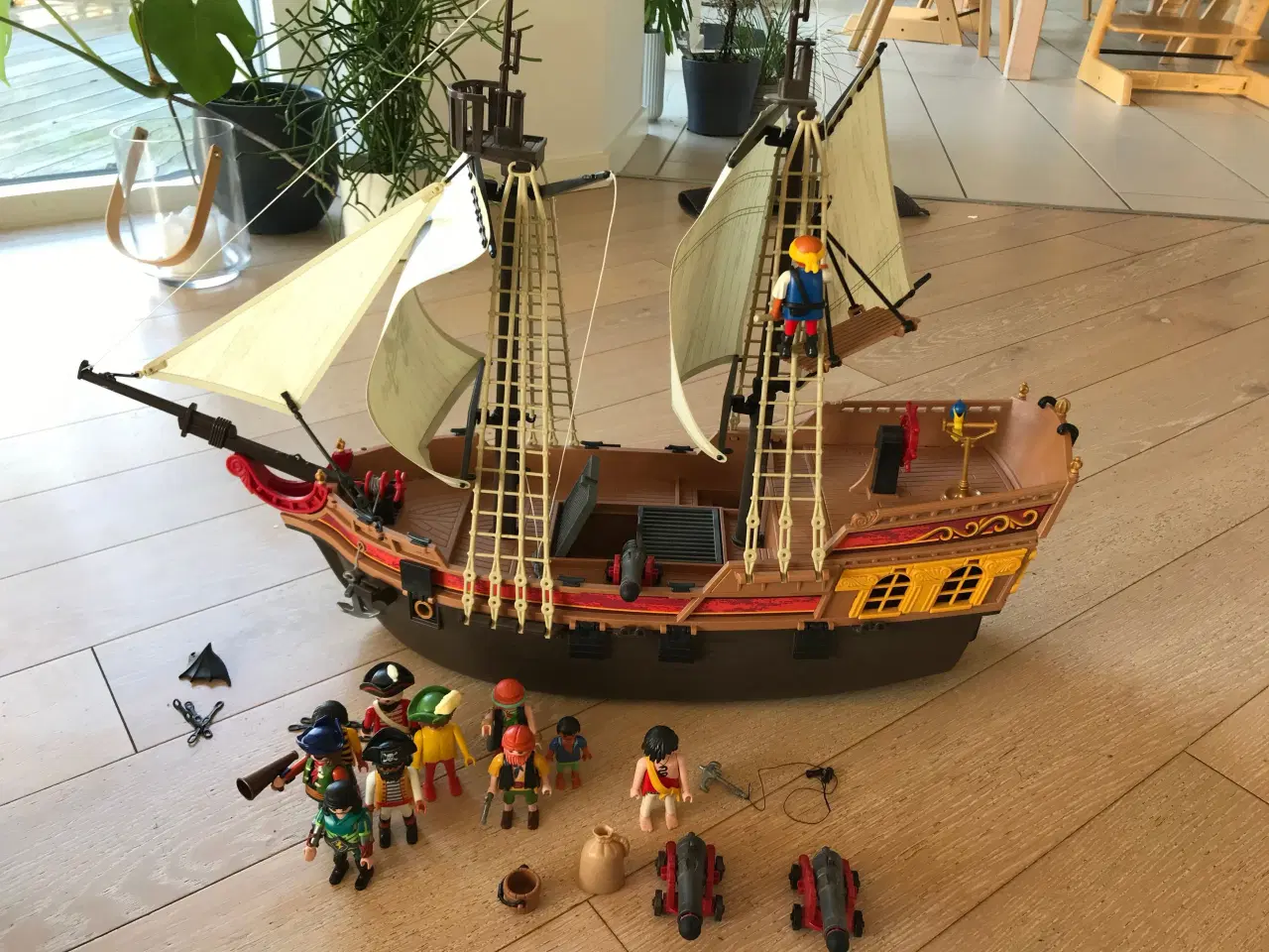 Billede 1 - Playmobil Sørøverskib med mange figurer