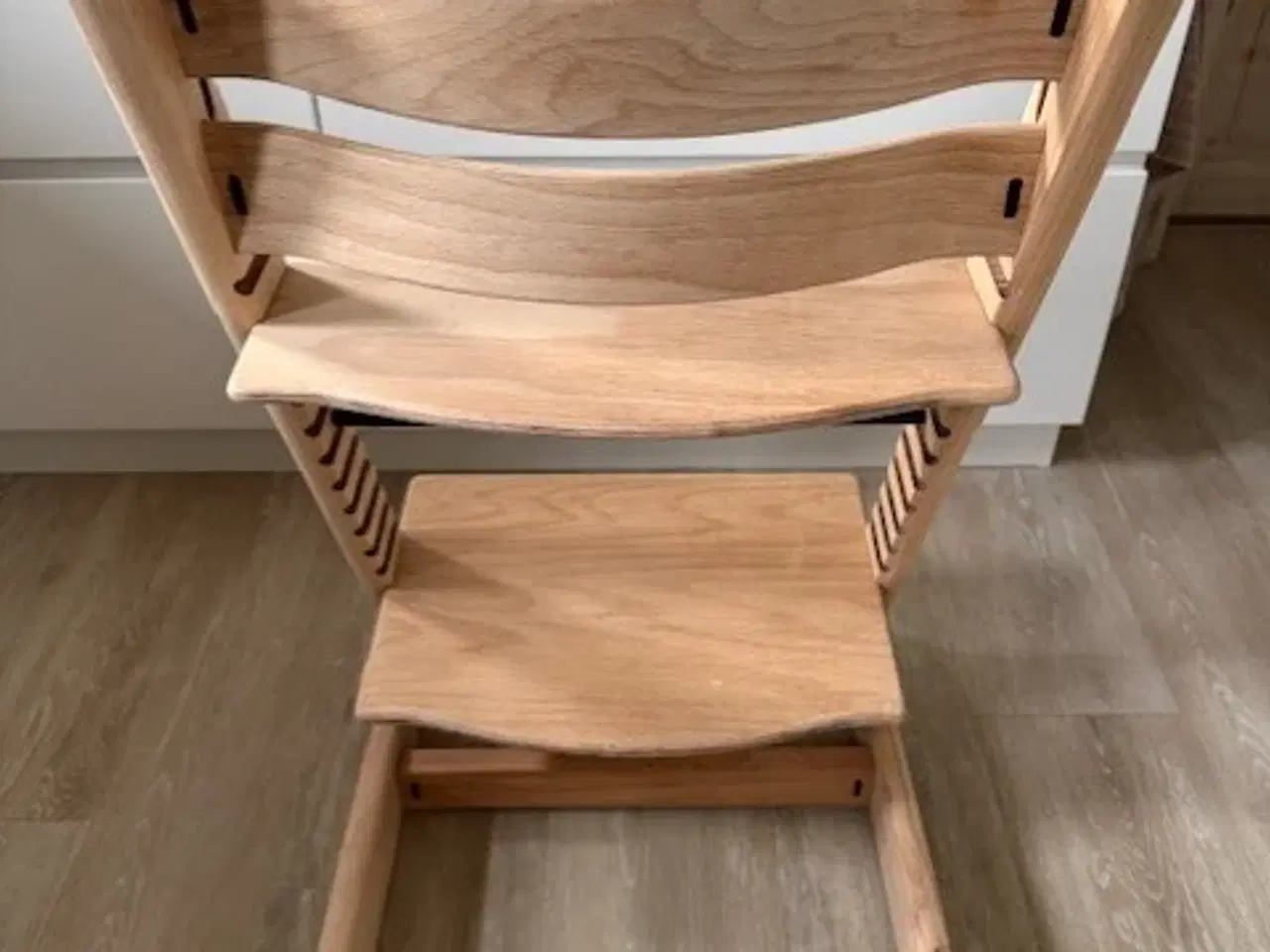 Billede 3 - Trip Trap Højstol i Massiv Bøg Lys Natur.