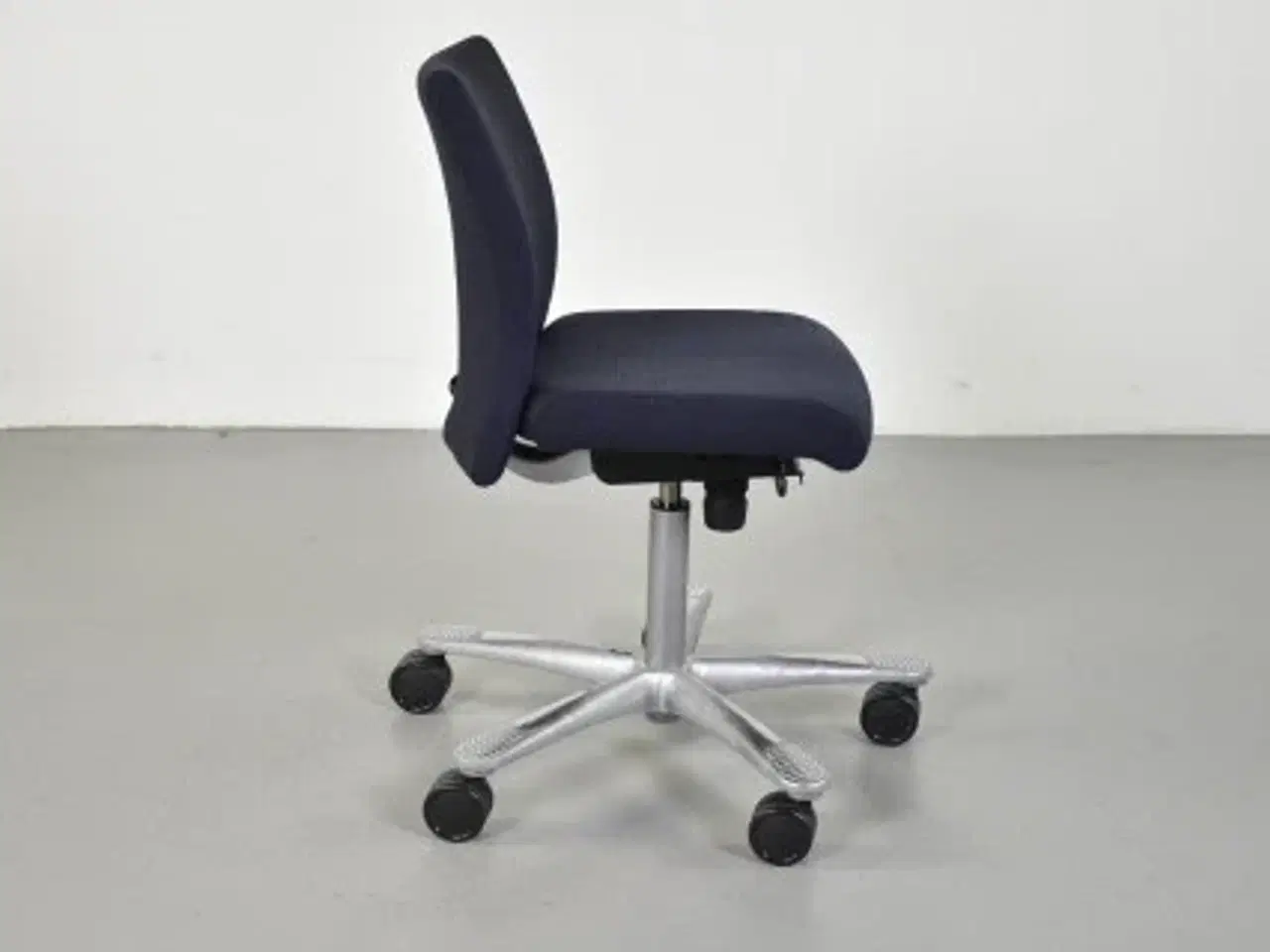 Billede 4 - Häg h04 credo 4200 kontorstol med sort/blå polster