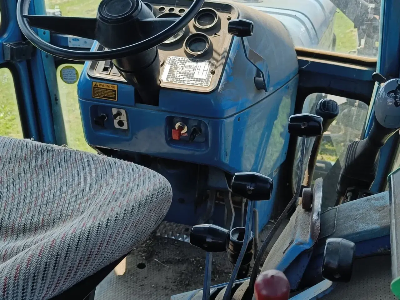 Billede 12 - Ford 8210 med frontlæsser