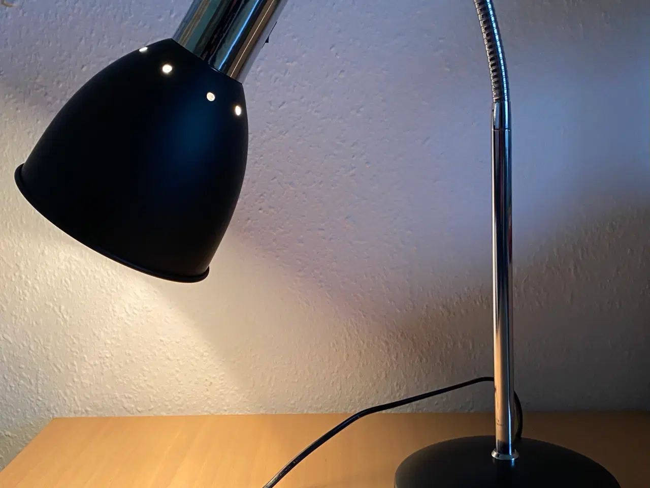 Billede 1 - Sort bordlampe fra Home Collection