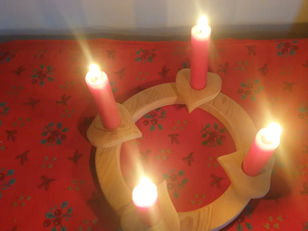 Billede 5 - Træ-Hjerter, til pynt og som lysestager.