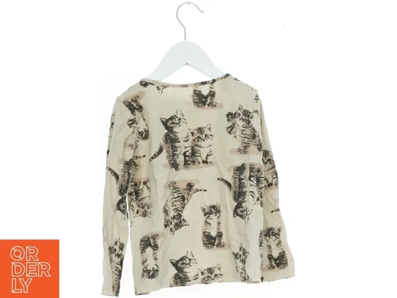 Billede 2 - Langærmet bluse med kattemotiv fra H&M (str. 116)