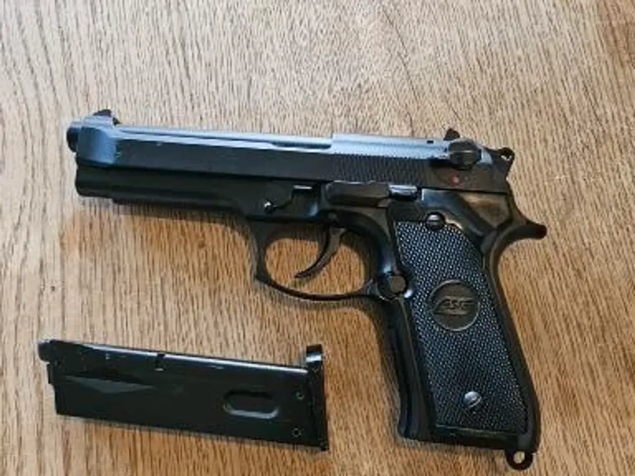 Billede 3 - M9 co2 pistol blow back